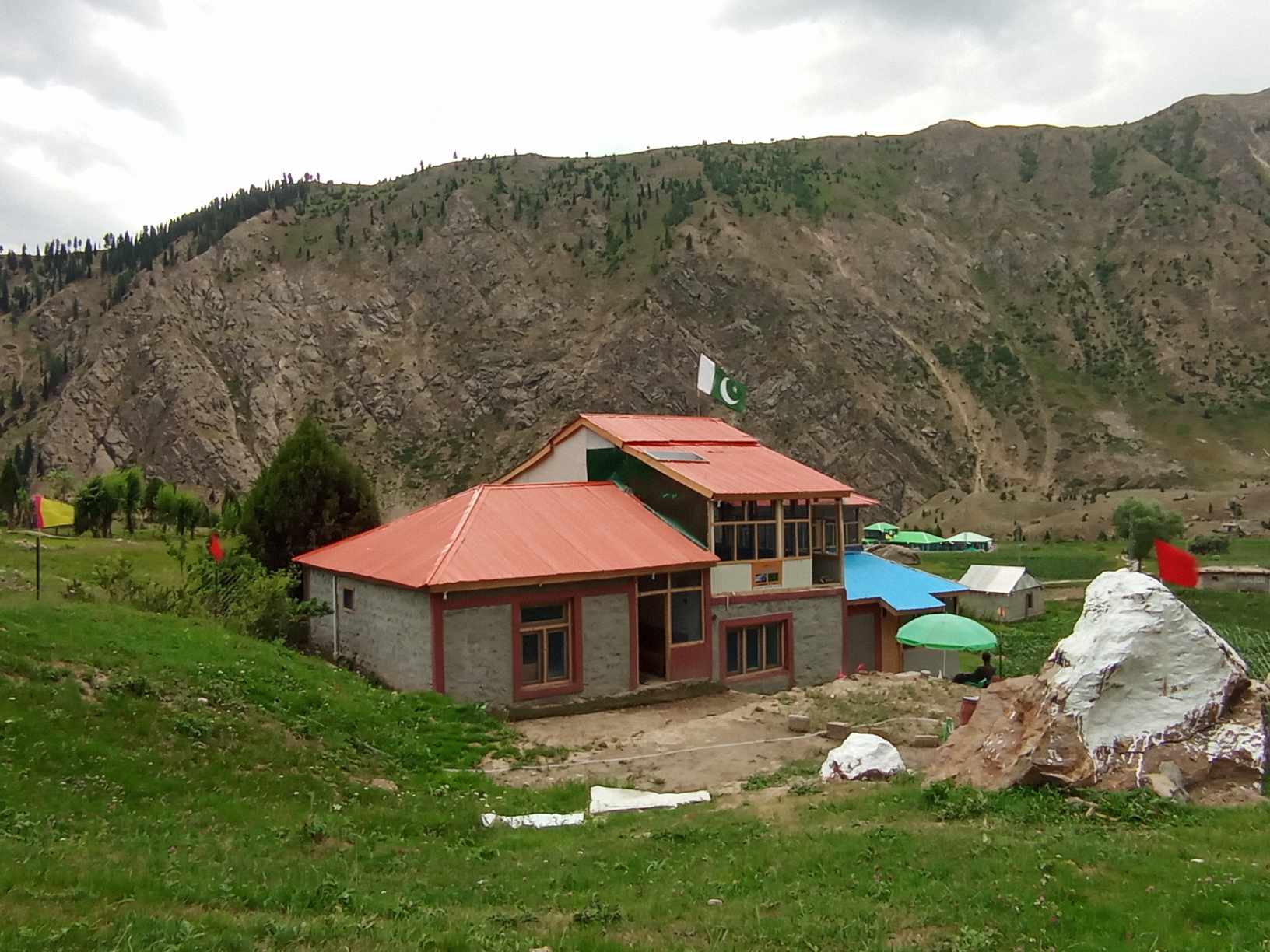 Parbat 4 Seasons Resort in Rupal Valley with mountain views