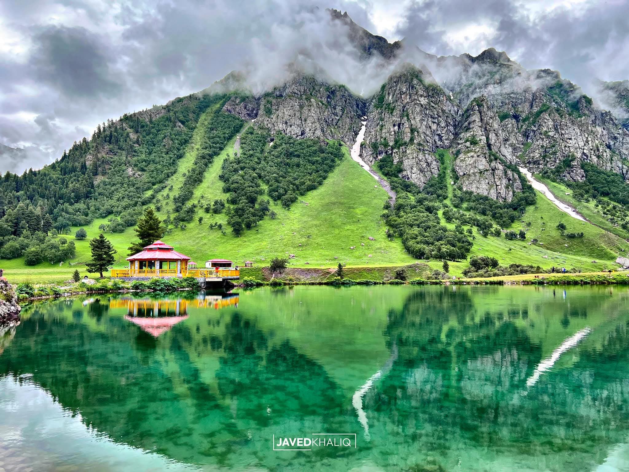 Rainbow Lake in Minimarg with colorful changing waters
